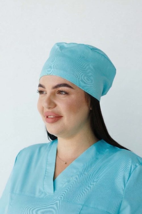 Klasyczna czapka medyczna z wiązaniami w kolorze mentolowym